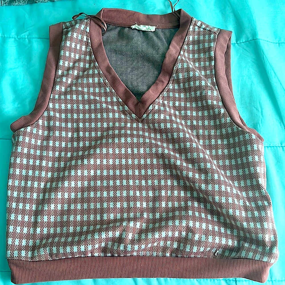 Cute Meraki pink and white checkered vest